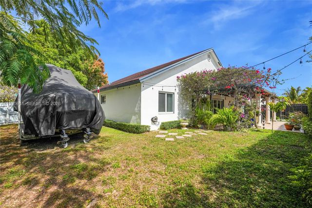 14360 SW 156th Ter, Miami, FL 33177