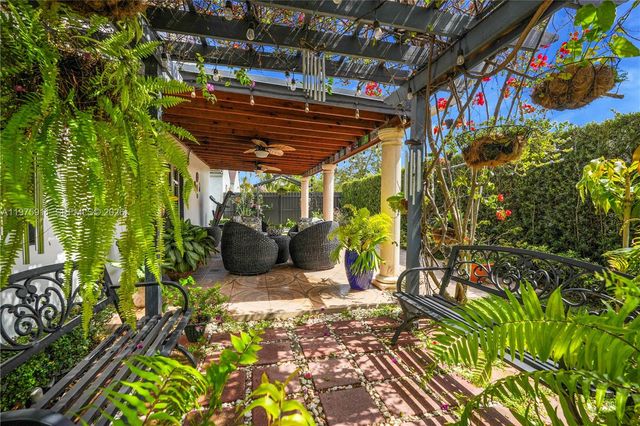 14360 SW 156th Ter, Miami, FL 33177