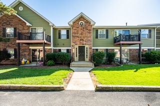 1535 Raymond Drive 204, Naperville, IL 60563