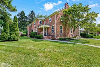 276 Lewiston Road, Grosse Pointe Farms, MI 48236