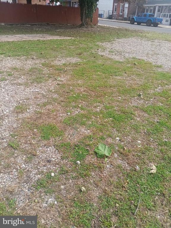 1327 LANSDOWNE AVE, CAMDEN, NJ 08104 — photo 2
