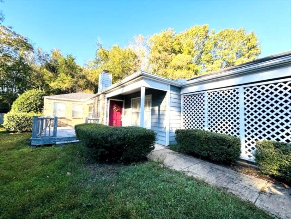 12 Stonebridge Court, Mobile, AL 36608