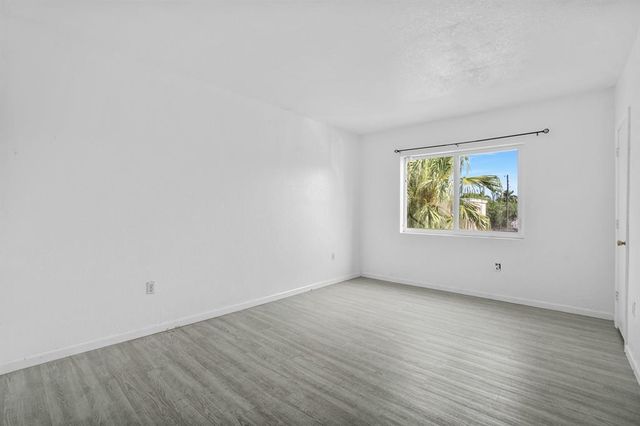 306 NW 84th Terrace 306, Miami, FL 33150