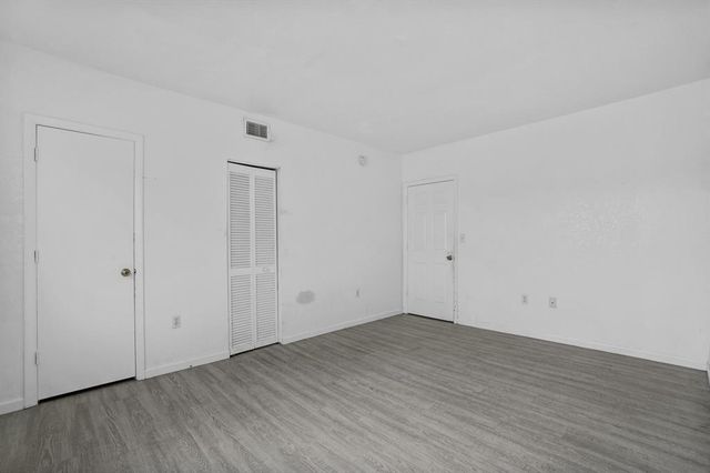 306 NW 84th Terrace 306, Miami, FL 33150