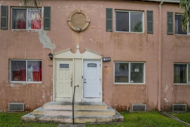 306 NW 84th Terrace 306, Miami, FL 33150