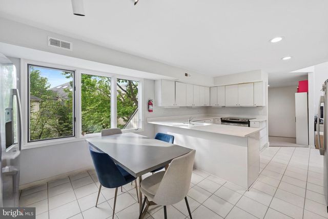 916 CHANTICLEER, Cherry Hill, NJ 08003