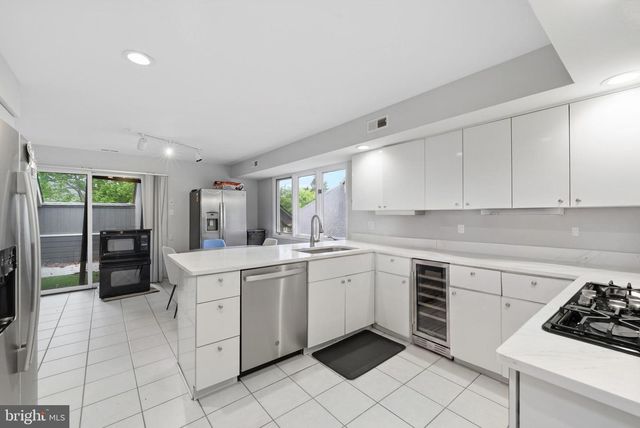 916 CHANTICLEER, Cherry Hill, NJ 08003