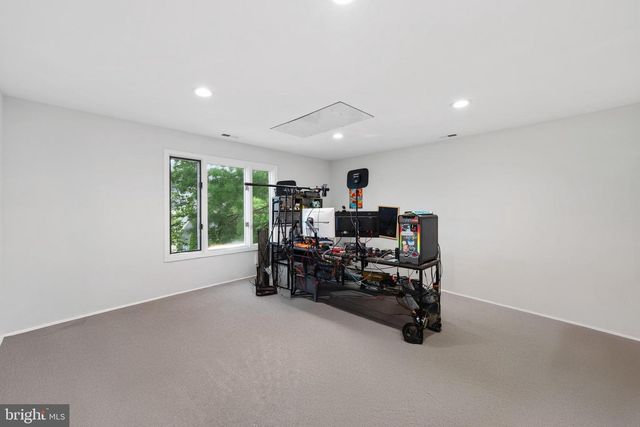 916 CHANTICLEER, Cherry Hill, NJ 08003