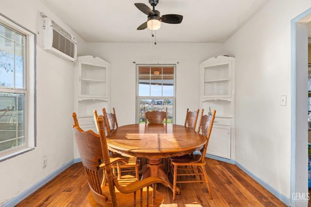 216 Bedford Way, Bakersfield, CA 93308