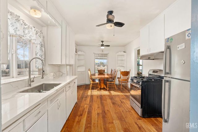 216 Bedford Way, Bakersfield, CA 93308