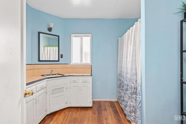 216 Bedford Way, Bakersfield, CA 93308