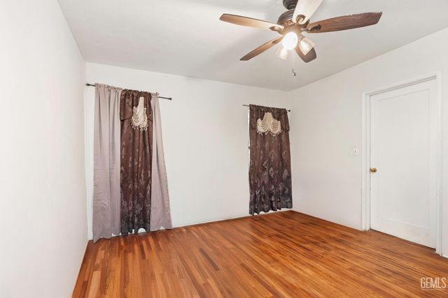 216 Bedford Way, Bakersfield, CA 93308