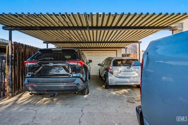 216 Bedford Way, Bakersfield, CA 93308