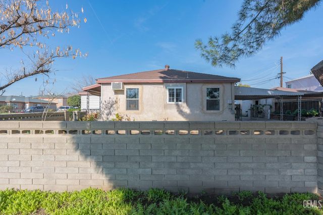 216 Bedford Way, Bakersfield, CA 93308