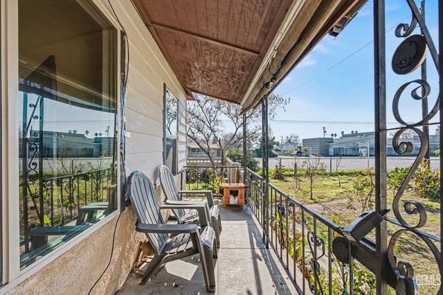 216 Bedford Way, Bakersfield, CA 93308