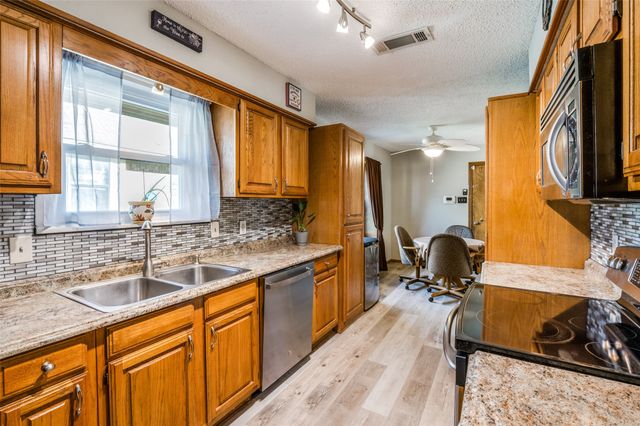 2512 Harbinger Lane, Dallas, TX 75287