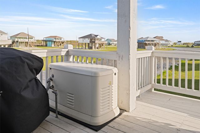 3709 Biscayne Beach Road, Port Bolivar, TX 77650