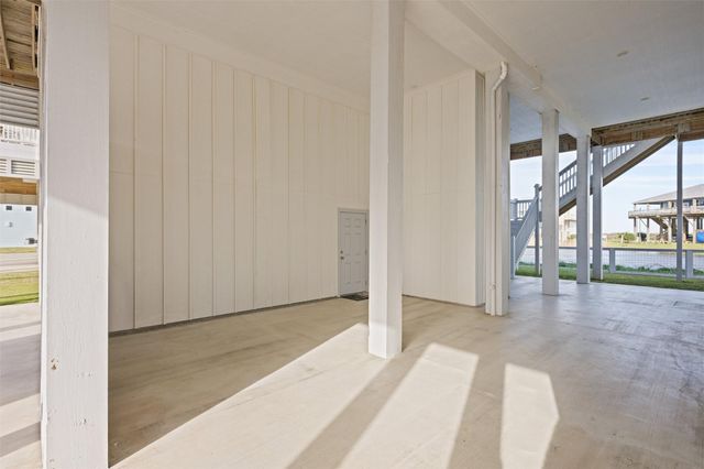 3709 Biscayne Beach Road, Port Bolivar, TX 77650