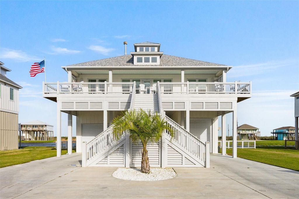 3709 Biscayne Beach Road, Port Bolivar, TX 77650