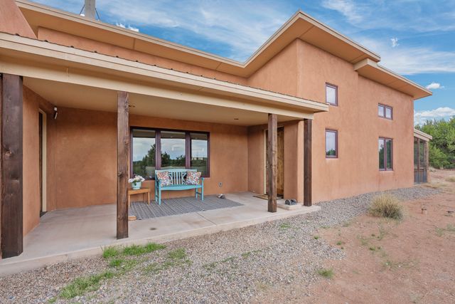 76 Calle Josephina, Santa Fe, NM 87506