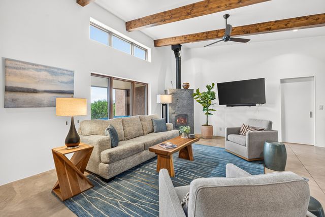 76 Calle Josephina, Santa Fe, NM 87506