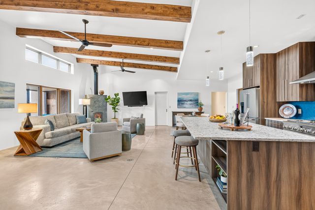76 Calle Josephina, Santa Fe, NM 87506