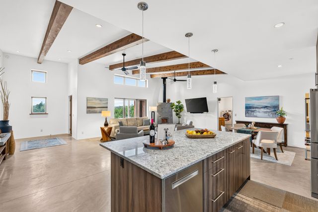 76 Calle Josephina, Santa Fe, NM 87506