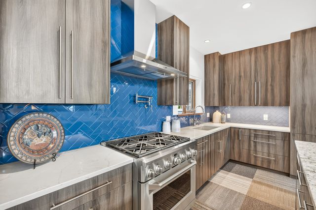 76 Calle Josephina, Santa Fe, NM 87506