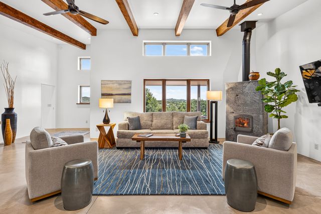 76 Calle Josephina, Santa Fe, NM 87506