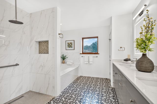 76 Calle Josephina, Santa Fe, NM 87506