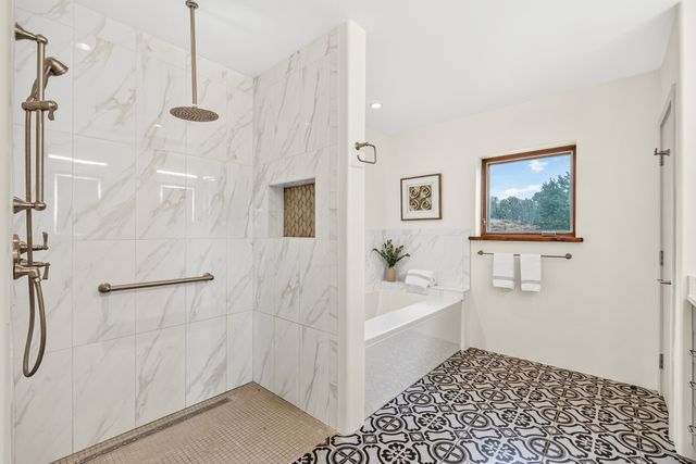 76 Calle Josephina, Santa Fe, NM 87506