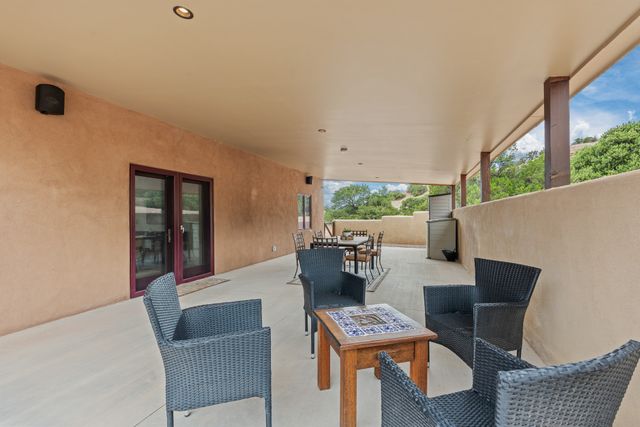 76 Calle Josephina, Santa Fe, NM 87506