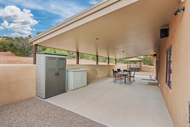 76 Calle Josephina, Santa Fe, NM 87506