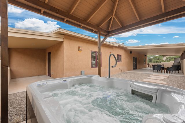 76 Calle Josephina, Santa Fe, NM 87506