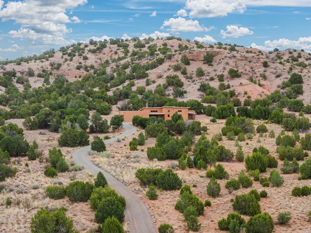 76 Calle Josephina, Santa Fe, NM 87506