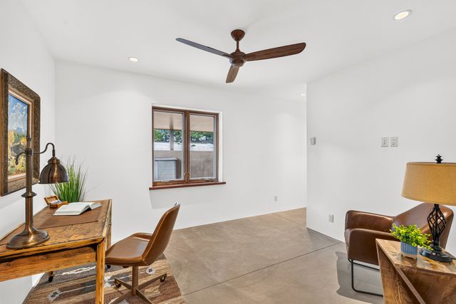 76 Calle Josephina, Santa Fe, NM 87506