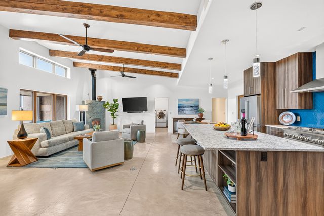 76 Calle Josephina, Santa Fe, NM 87506