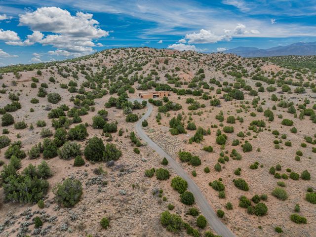 76 Calle Josephina, Santa Fe, NM 87506