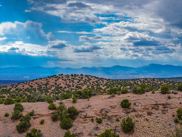 76 Calle Josephina, Santa Fe, NM 87506
