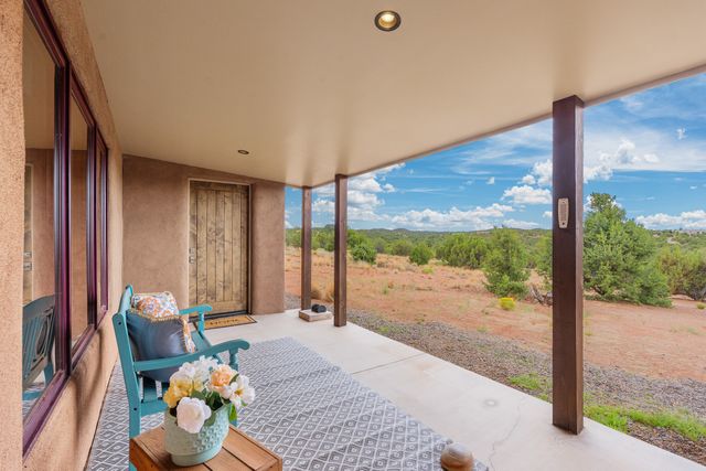 76 Calle Josephina, Santa Fe, NM 87506