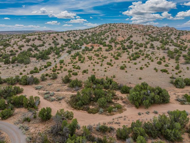 76 Calle Josephina, Santa Fe, NM 87506