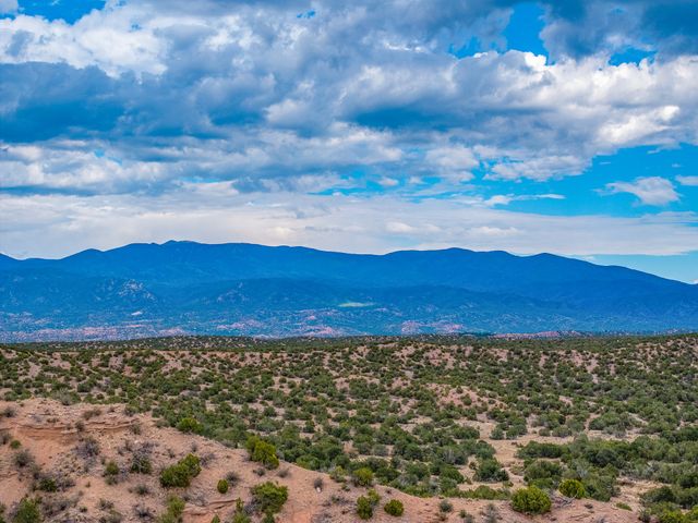 76 Calle Josephina, Santa Fe, NM 87506