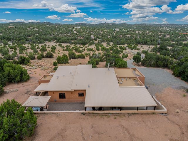 76 Calle Josephina, Santa Fe, NM 87506
