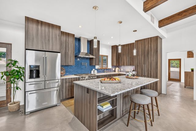 76 Calle Josephina, Santa Fe, NM 87506