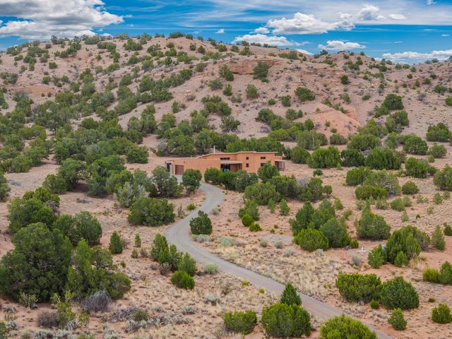 76 Calle Josephina, Santa Fe, NM 87506