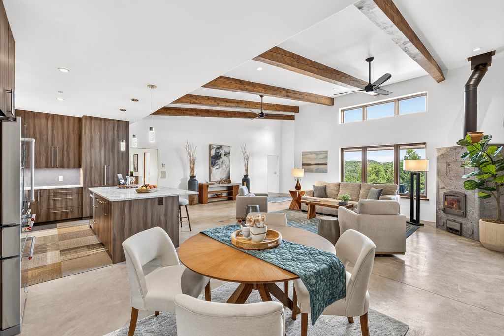 76 Calle Josephina, Santa Fe, NM 87506