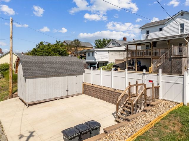 1514 Poplar St, South Greensburg Boro, PA 15601