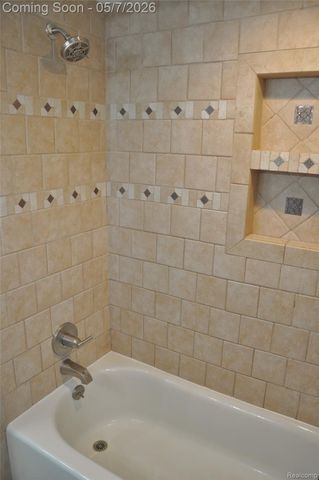 5443 English Drive, Troy, MI 48085