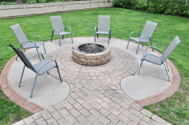 5443 English Drive, Troy, MI 48085