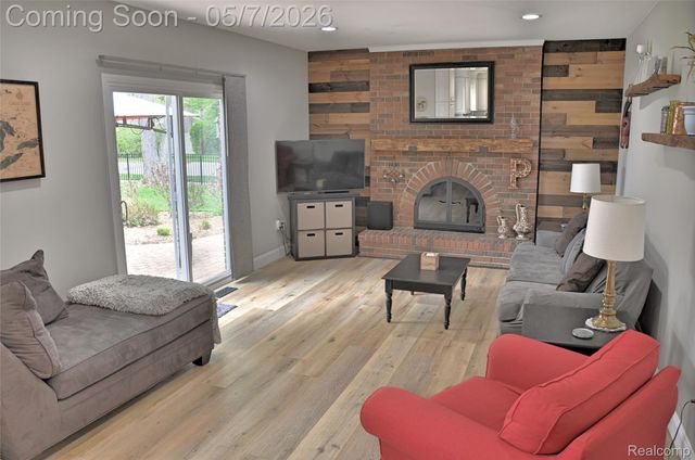 5443 English Drive, Troy, MI 48085
